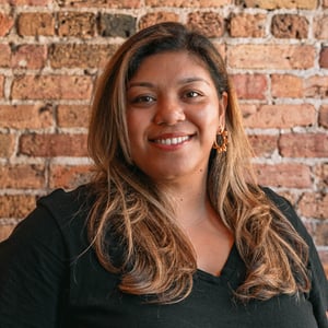 Headshot_Anjelica_WebOpt-2