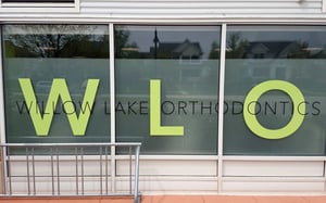 Close-Up-Window-Graphics-Willow-Lake-Orthodontices