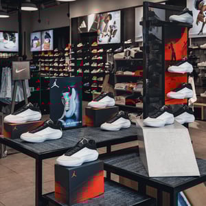POP Retail Shoe Display1